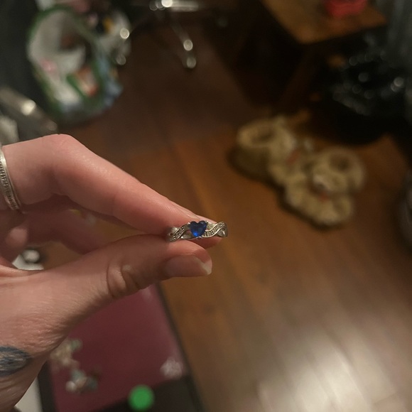 925 sterling silver blue heart and clear gems on the sides - Picture 1 of 4